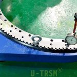 工业自动化转台上水平安装的S-II-O-0541直齿回转驱动