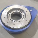 配备大减速比减速机的斜齿回转驱动方案